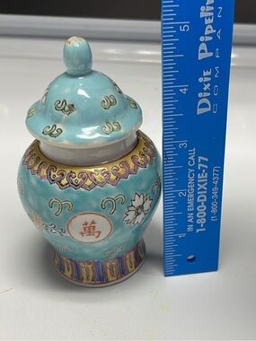 Turquoise Chinese Porcelain Lidded Ginger Jar